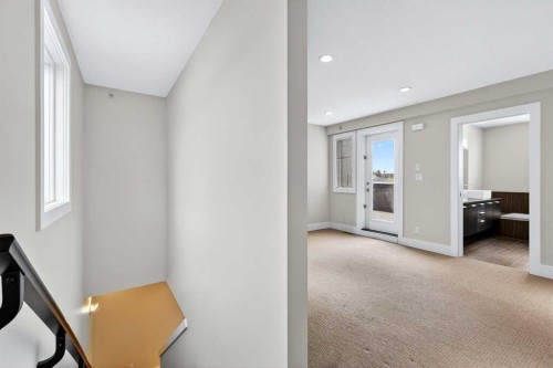 10-1717 27 Avenue Sw, Calgary, AB - Indoor Photo Showing Other Room