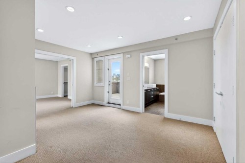 10-1717 27 Avenue Sw, Calgary, AB - Indoor Photo Showing Other Room