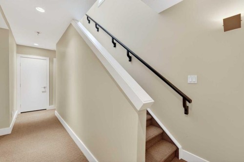10-1717 27 Avenue Sw, Calgary, AB - Indoor Photo Showing Other Room