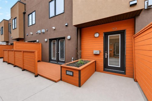 10-1717 27 Avenue Sw, Calgary, AB - Outdoor With Exterior