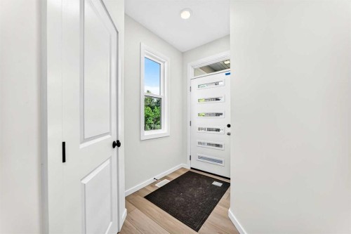 135 Mallard Heath Se, Calgary, AB - Indoor Photo Showing Other Room
