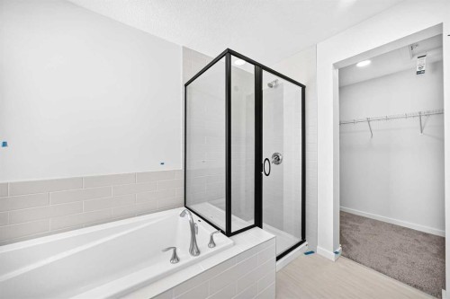 135 Mallard Heath Se, Calgary, AB - Indoor Photo Showing Bathroom