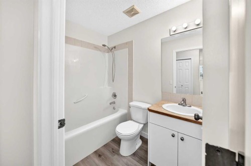 531 Stonegate Road Nw, Airdrie, AB - Indoor Photo Showing Bathroom