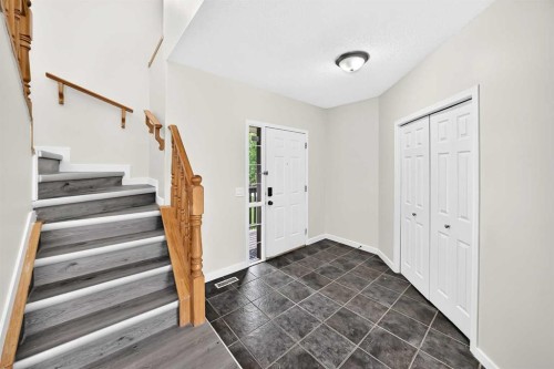 531 Stonegate Road Nw, Airdrie, AB - Indoor Photo Showing Other Room