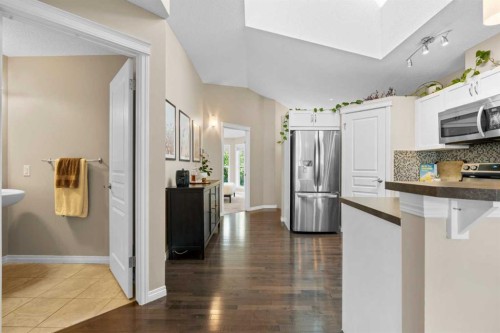 38 Auburn Bay Gardens Se, Calgary, AB - Indoor Photo Showing Kitchen