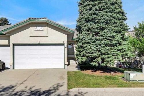 21 Strathearn Gardens Sw, Calgary, AB - Outdoor