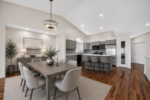 21 Strathearn Gardens Sw, Calgary, AB - Indoor Photo Showing Dining Room