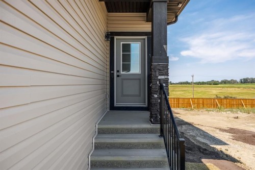 140 Lakewood Crescent, Strathmore, AB - Outdoor