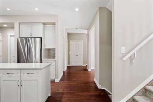 25 Masters Park Se, Calgary, AB - Indoor Photo Showing Other Room