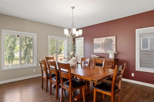 25 Masters Park Se, Calgary, AB - Indoor Photo Showing Dining Room
