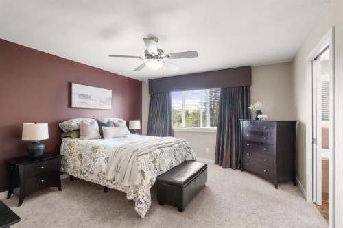 25 Masters Park Se, Calgary, AB - Indoor Photo Showing Bedroom