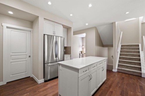 25 Masters Park Se, Calgary, AB - Indoor Photo Showing Kitchen