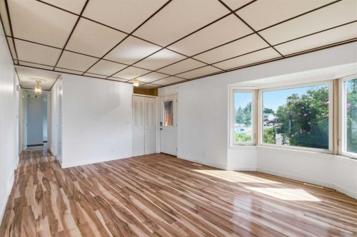 7807 Olympia Bay Se, Calgary, AB - Indoor Photo Showing Other Room
