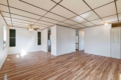 7807 Olympia Bay Se, Calgary, AB - Indoor Photo Showing Other Room