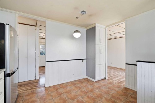 7807 Olympia Bay Se, Calgary, AB - Indoor