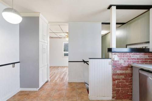7807 Olympia Bay Se, Calgary, AB - Indoor