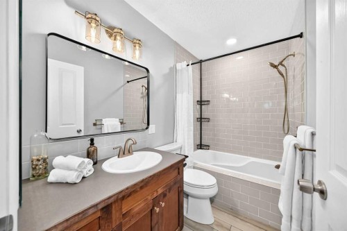 520 Oakwood Place Sw, Calgary, AB 