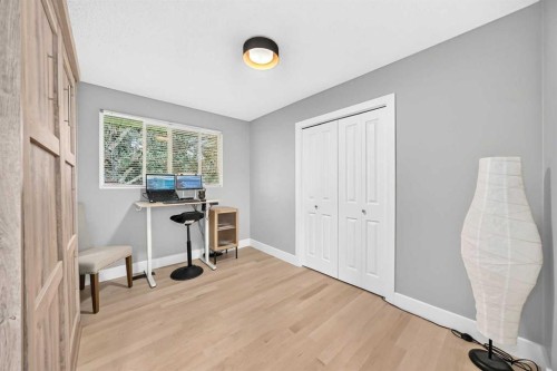 520 Oakwood Place Sw, Calgary, AB 