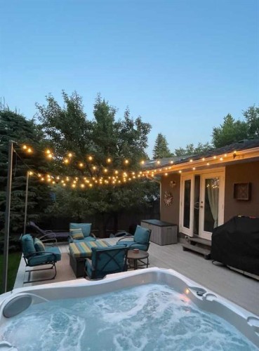 520 Oakwood Place Sw, Calgary, AB 
