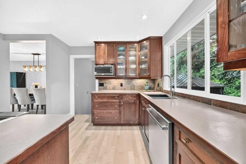 520 Oakwood Place Sw, Calgary, AB 