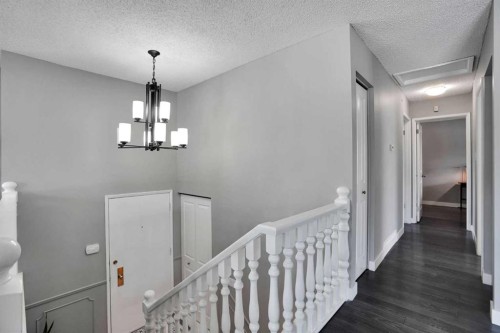 9667 Oakhill Drive Sw, Calgary, AB - Indoor Photo Showing Other Room