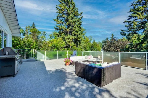 9667 Oakhill Drive Sw, Calgary, AB - Outdoor