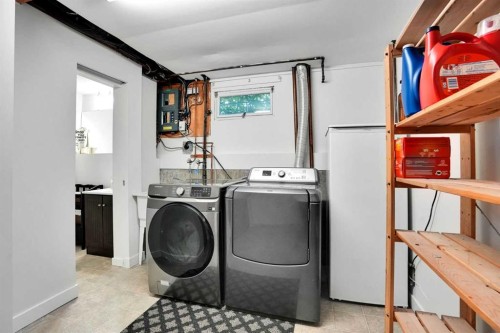 9667 Oakhill Drive Sw, Calgary, AB - Indoor Photo Showing Laundry Room