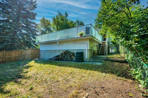 9667 Oakhill Drive Sw, Calgary, AB - Outdoor