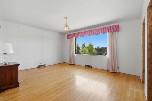 1556 Windsor Street Nw, Calgary, AB - Indoor