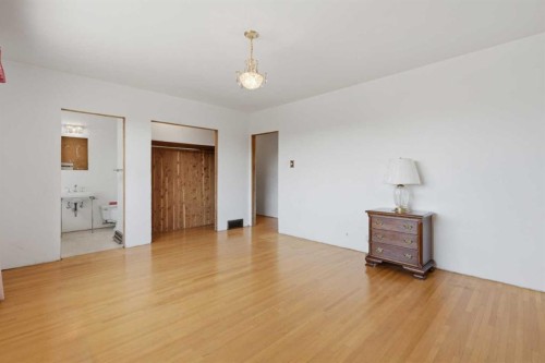 1556 Windsor Street Nw, Calgary, AB - Indoor
