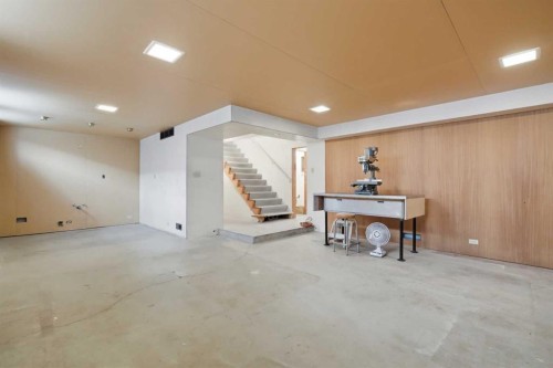 1556 Windsor Street Nw, Calgary, AB - Indoor