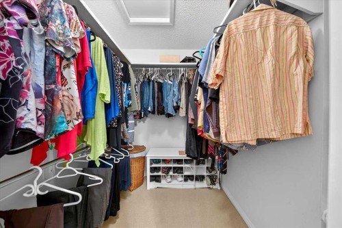 176 Sandpiper Circle Nw, Calgary, AB - Indoor With Storage
