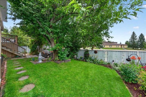 176 Sandpiper Circle Nw, Calgary, AB - Outdoor