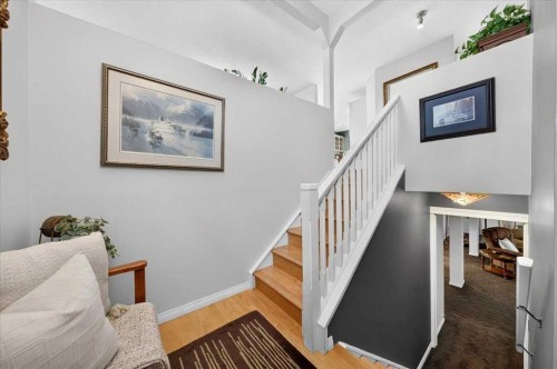 176 Sandpiper Circle Nw, Calgary, AB - Indoor Photo Showing Other Room