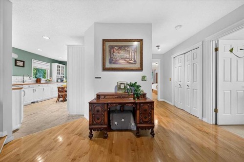 176 Sandpiper Circle Nw, Calgary, AB - Indoor Photo Showing Other Room