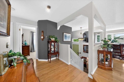 176 Sandpiper Circle Nw, Calgary, AB - Indoor Photo Showing Other Room