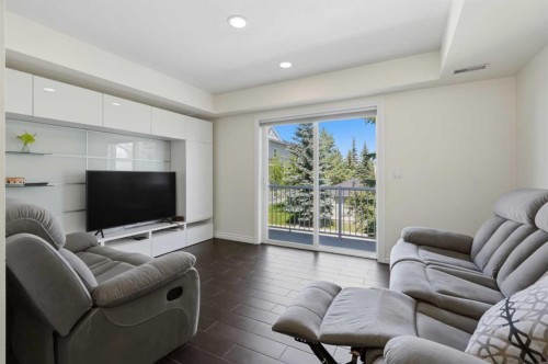 12 Chaparral Ridge Park Se, Calgary, AB - Indoor Photo Showing Living Room