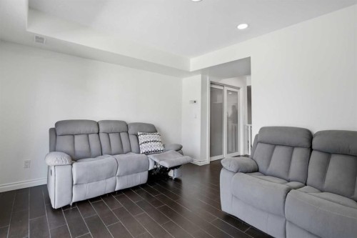 12 Chaparral Ridge Park Se, Calgary, AB - Indoor Photo Showing Other Room