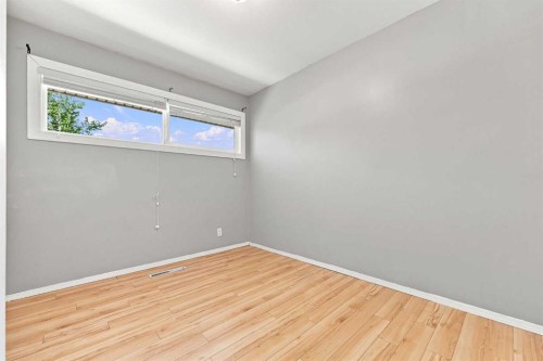 542 Regal Park Ne, Calgary, AB - Indoor Photo Showing Other Room