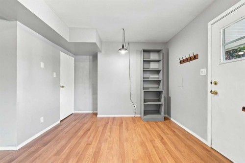 542 Regal Park Ne, Calgary, AB - Indoor Photo Showing Other Room