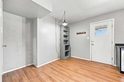 542 Regal Park Ne, Calgary, AB - Indoor Photo Showing Other Room