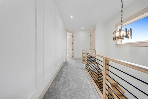 121 42 Avenue Ne, Calgary, AB - Indoor Photo Showing Other Room