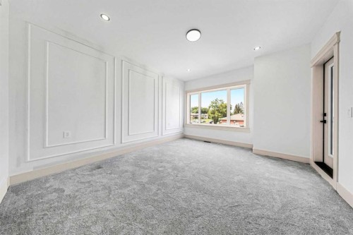 121 42 Avenue Ne, Calgary, AB - Indoor Photo Showing Other Room