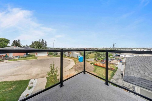121 42 Avenue Ne, Calgary, AB - Outdoor With Balcony With View
