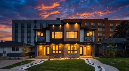 121 42 Avenue Ne, Calgary, AB - Outdoor With Facade