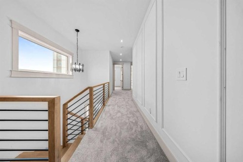 121 42 Avenue Ne, Calgary, AB - Indoor Photo Showing Other Room