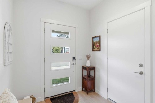 31 Seton Row Se, Calgary, AB - Indoor Photo Showing Other Room
