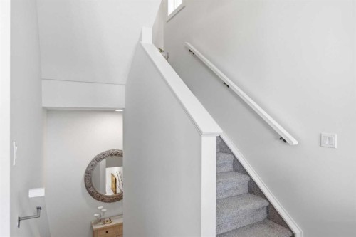 31 Seton Row Se, Calgary, AB - Indoor Photo Showing Other Room