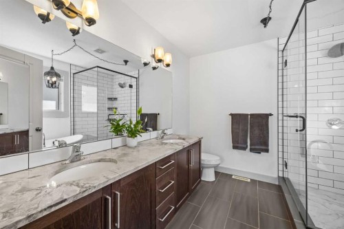 1-4711 17 Avenue Nw, Calgary, AB - Indoor Photo Showing Bathroom