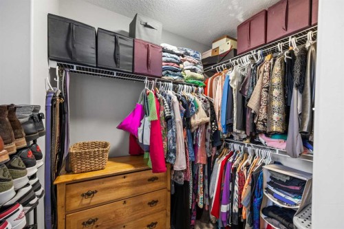 1-4711 17 Avenue Nw, Calgary, AB - Indoor With Storage